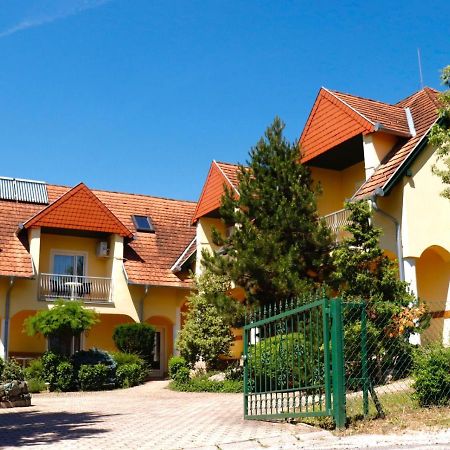 Hotel Wagner Panzio Cserszegtomaj Zewnętrze zdjęcie