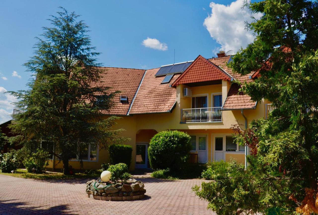 Hotel Wagner Panzio Cserszegtomaj Zewnętrze zdjęcie